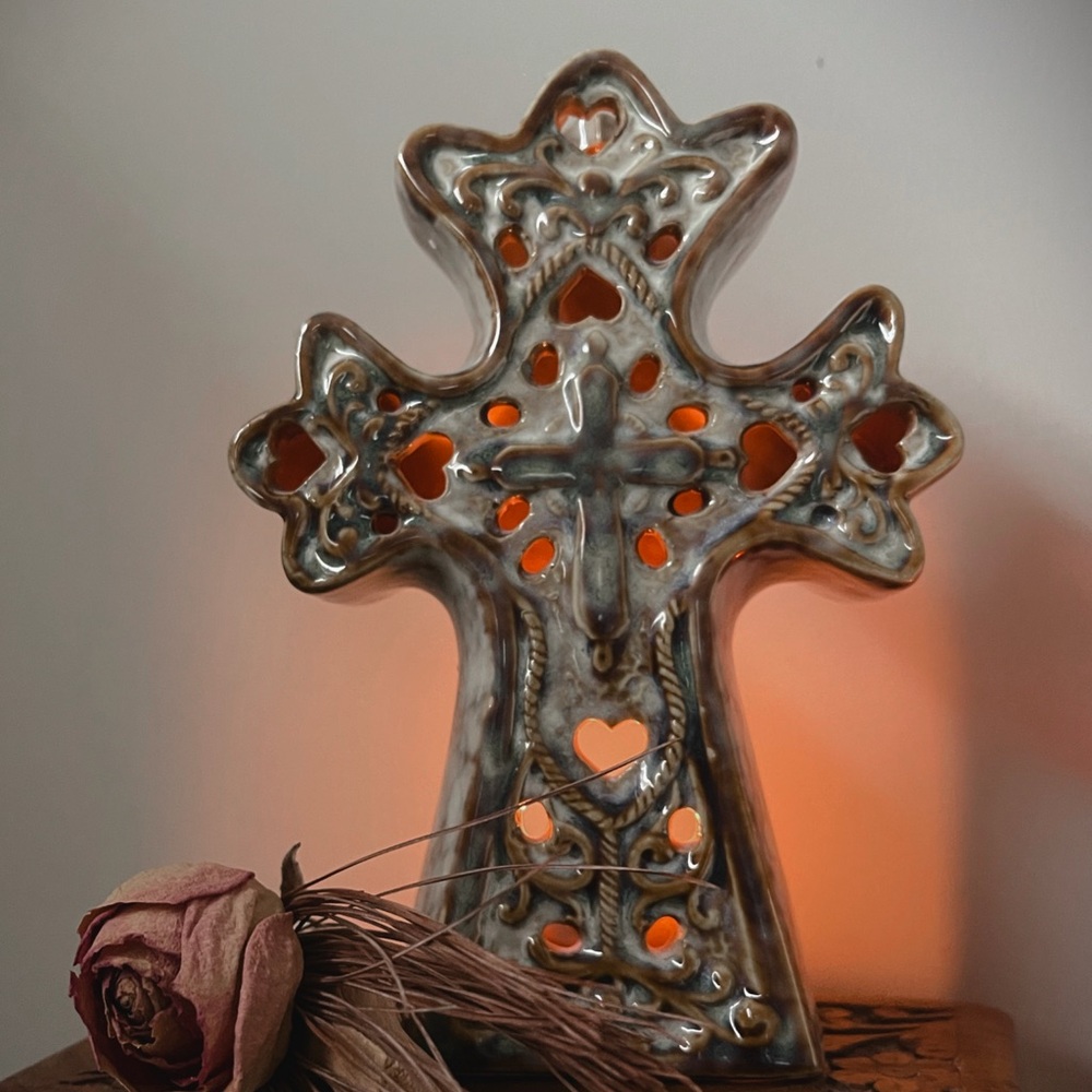 Gothic Ceramic Cross Tealight Holder | Ornate Vintage-Inspired Decor